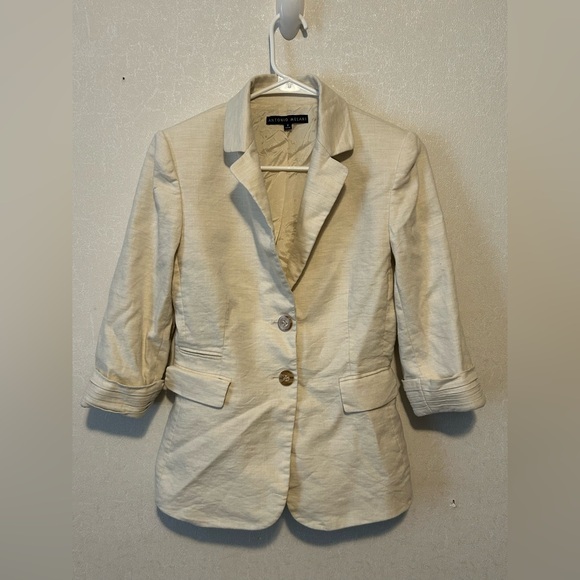 ANTONIO MELANI Jackets & Blazers - ANTONIO MELANI | Women's Cream Blazer | Size 2